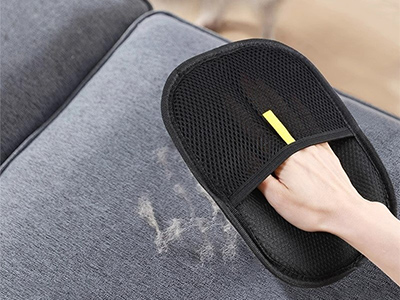 перчатка для уборки шерсти с дивана